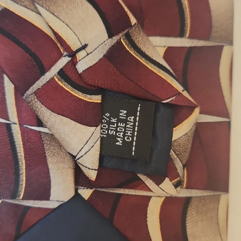 Stafford Men's Burgandy and Gold Silk Necktie